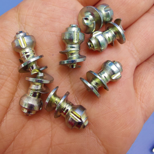 Шипы противоскольжения, тип 1910